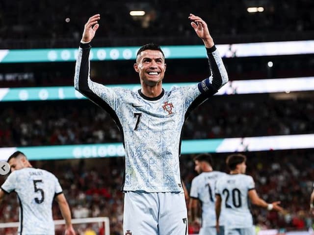 Kisah Respek Cristiano Ronaldo, Selalu Ingatkan Rekan Setimnya untuk Solat dan Minta Latihan Berhenti saat Azan