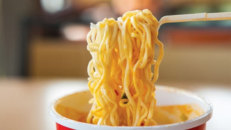 Jangan Sahur Pakai Mi Instan dan Nasi, Ini Alasannya