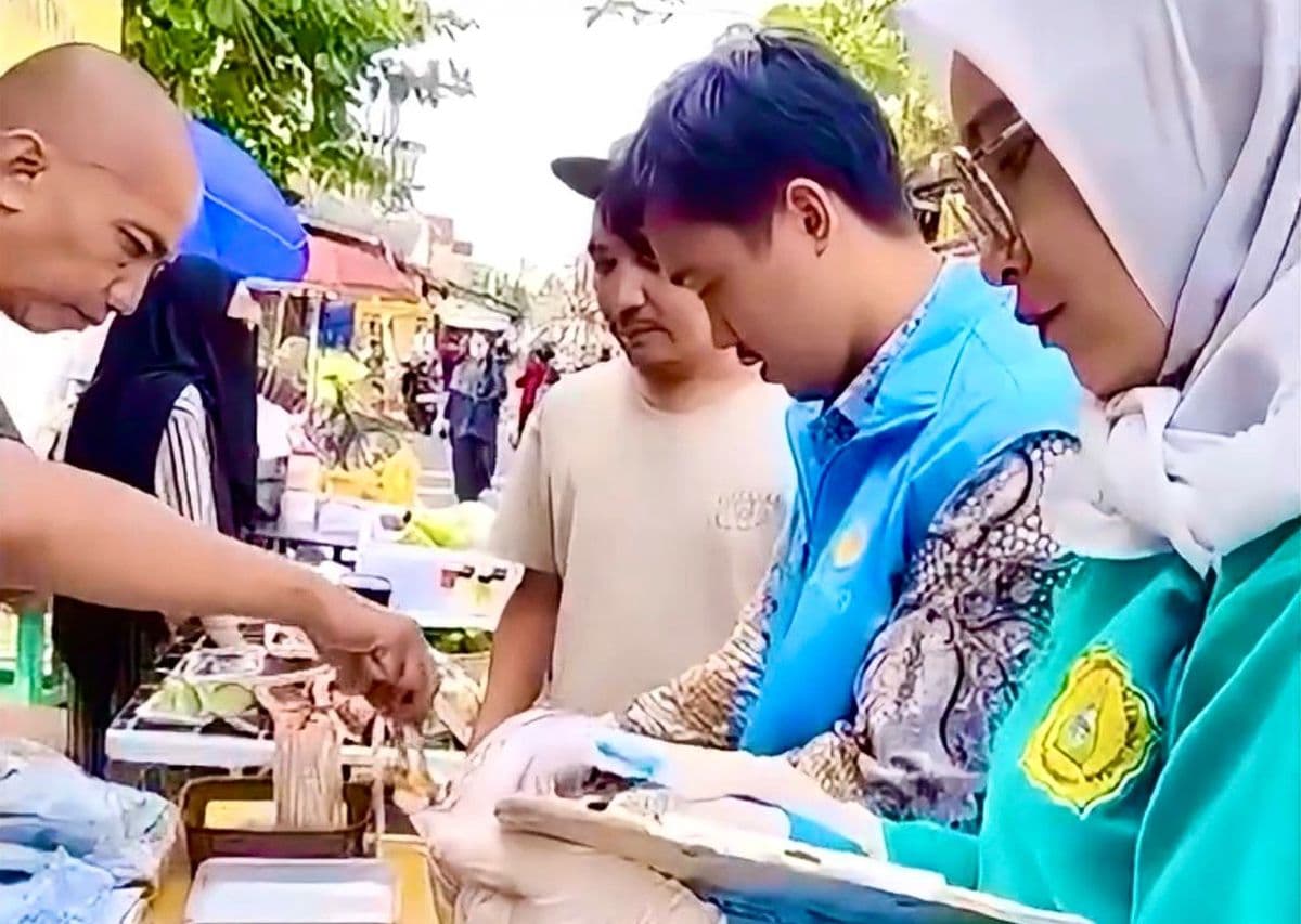 Cegah Keracunan, Dinkes Tangsel Uji Sampel Takjil Puasa