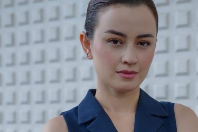 Kimberly Ryder Doa Minta Jodoh Terbaik saat Umrah