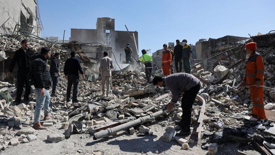 Perang Makin Menggila! 329 WNI Masih Berada Iran, Mayoritas Pelajar