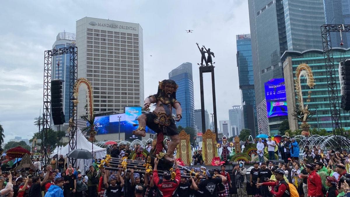 Kini Penjor dan Ogoh-Ogoh Hiasi Bundaran HI, Setelah Ornamen Imlek dan Ramadhan