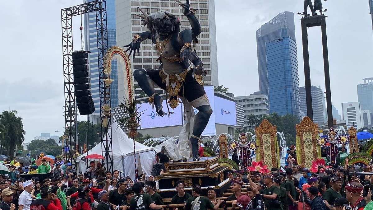 Diguyur Hujan, Pawai Ogoh-Ogoh Meriahkan CFD