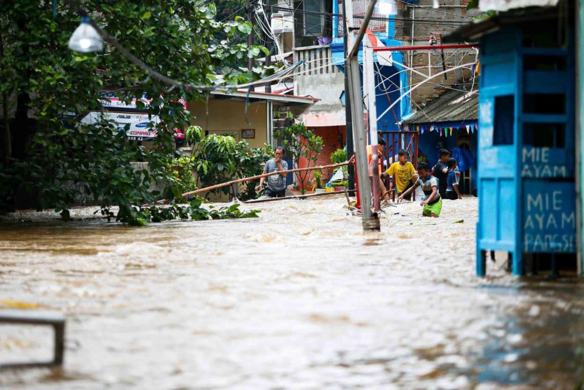 Banjir Jakarta Belum Surut, 64 RT dan 10 Jalan Masih Tergenang