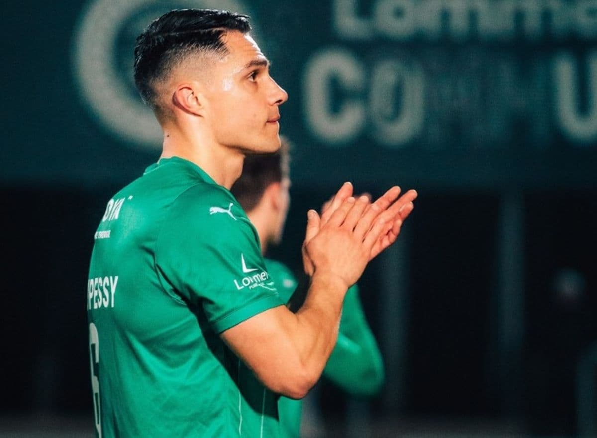 Catatkan Akurasi Operan Sempurna, Joey Pelupessy Bantu SK Lommel Amankan Poin di Kandang