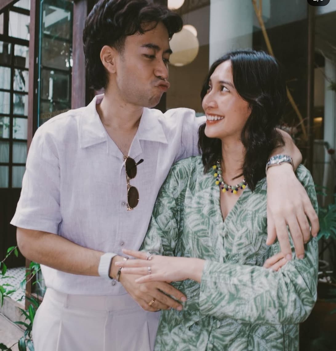 4 Potret Kenangan Hangat Vidi Aldiano dan Sheila Dara