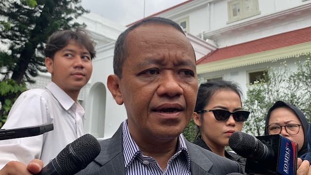 Prabowo Minta Bahlil Percepat Konversi Kendaraan Bensin ke Listrik