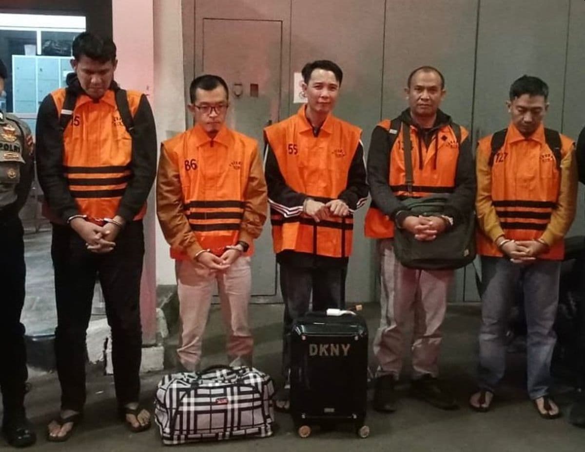 Bupati Rejang Lebong Diduga Terima Suap Rp980 Juta