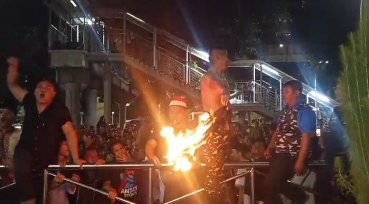 Tidak Terima Yaqut Ditahan, Banser Bakar Kaos hingga Teriak KPK Zalim