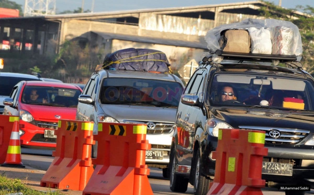 31 Ribu Kendaraan Memasuki Cirebon, Arus Mudik di Tol Cipali Ramai Lancar