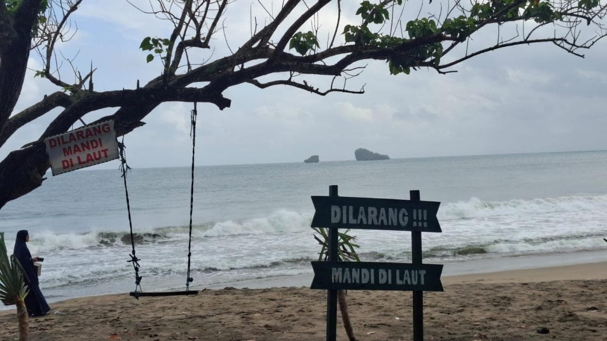 Pesisir Pantai Selatan Malang Jadi Destinasi Wisata di Momen Mudik, Patuhi Area Renang yang Aman