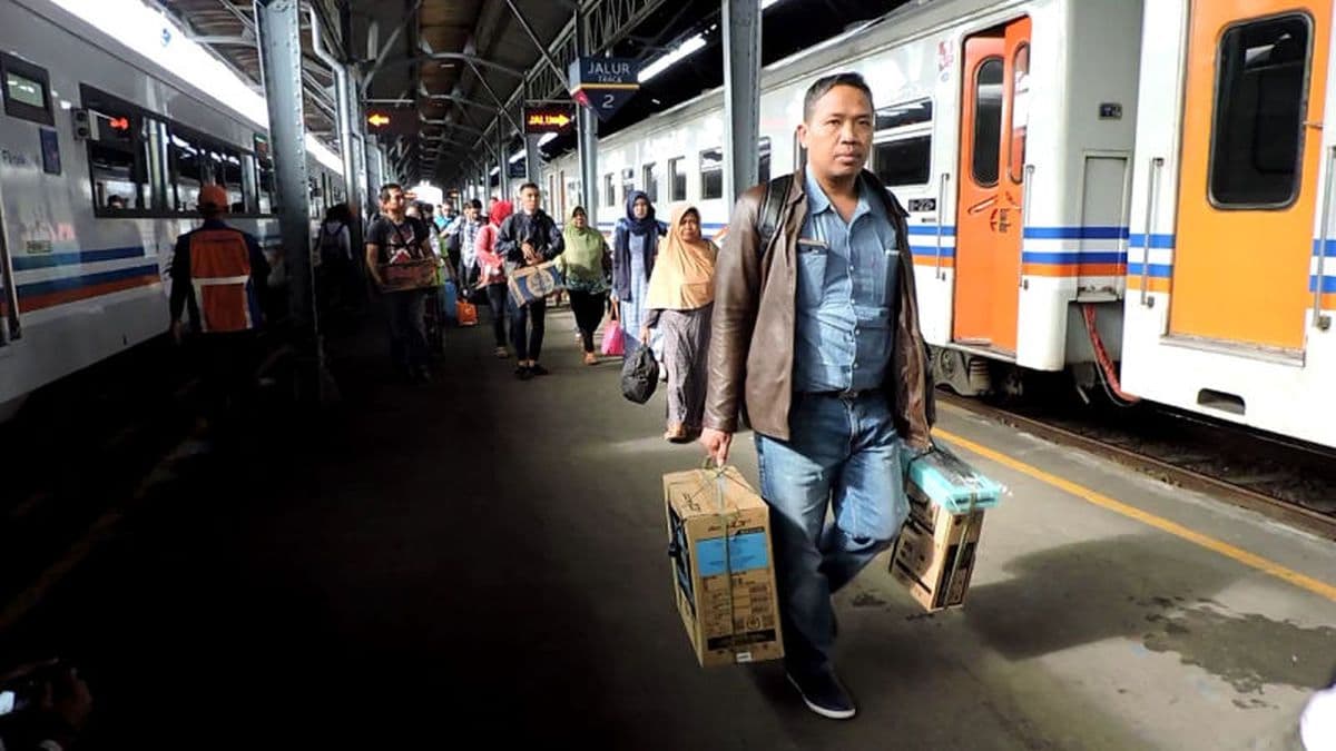 40 Ribu Pemudik Tinggalkan Jakarta Lewat Stasiun Senen dan Gambir