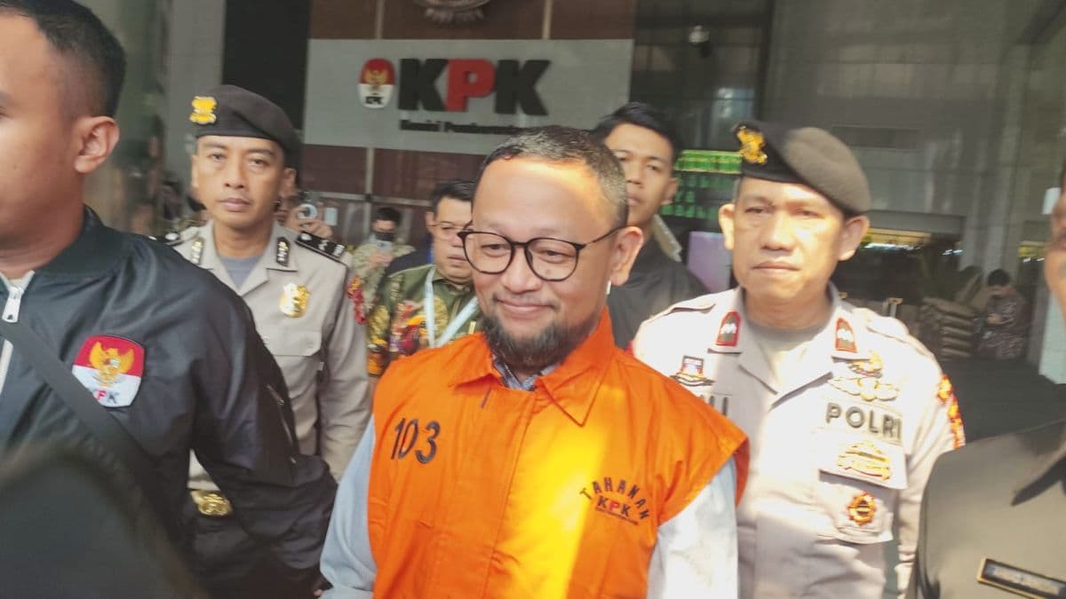 Susul Eks Menag Yaqut, Gus Alex Kini Ditahan KPK dan Kenakan Rompi Oranye
