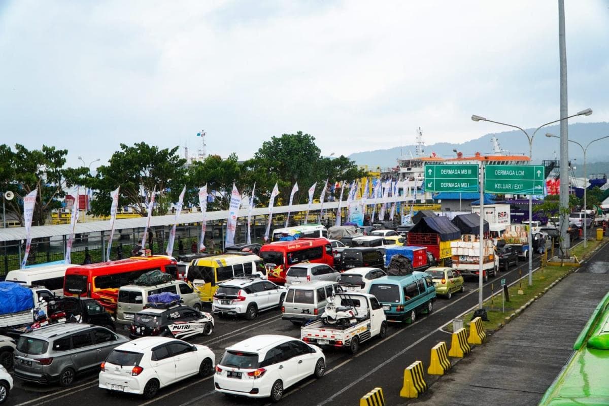 Menhub Bongkar Biang Kerok Macet Horor di Gilimanuk hingga 20 Km