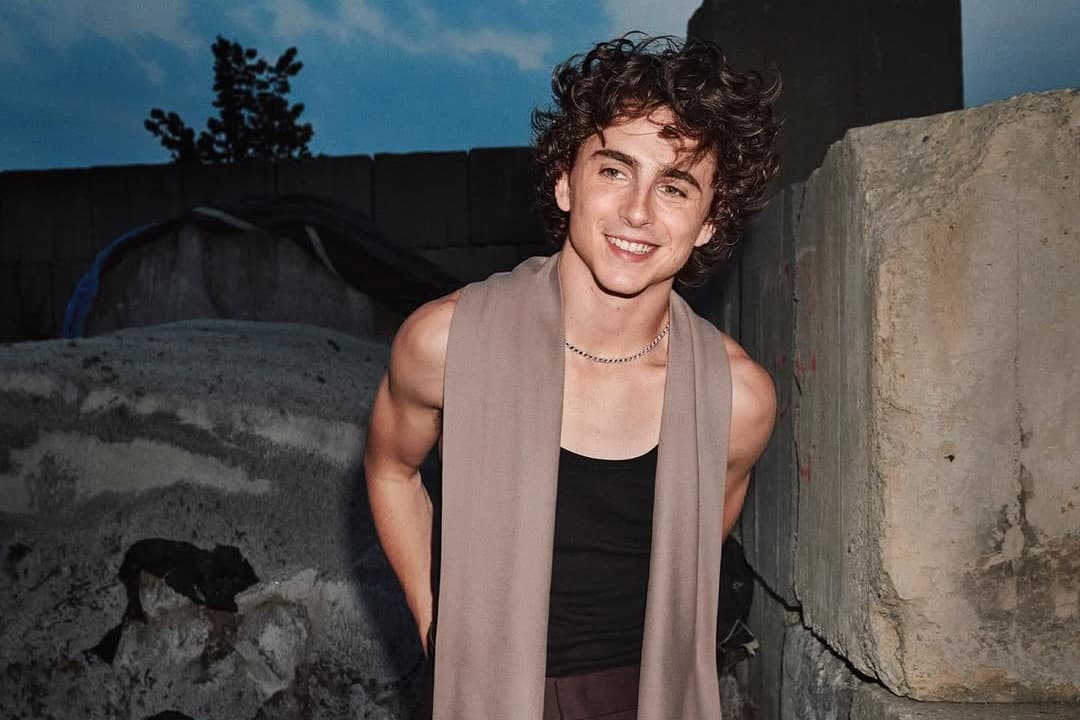 Mantan Bintang Film Panas Sarah Tena Klaim Pacaran dengan Timothee Chalamet di 2020