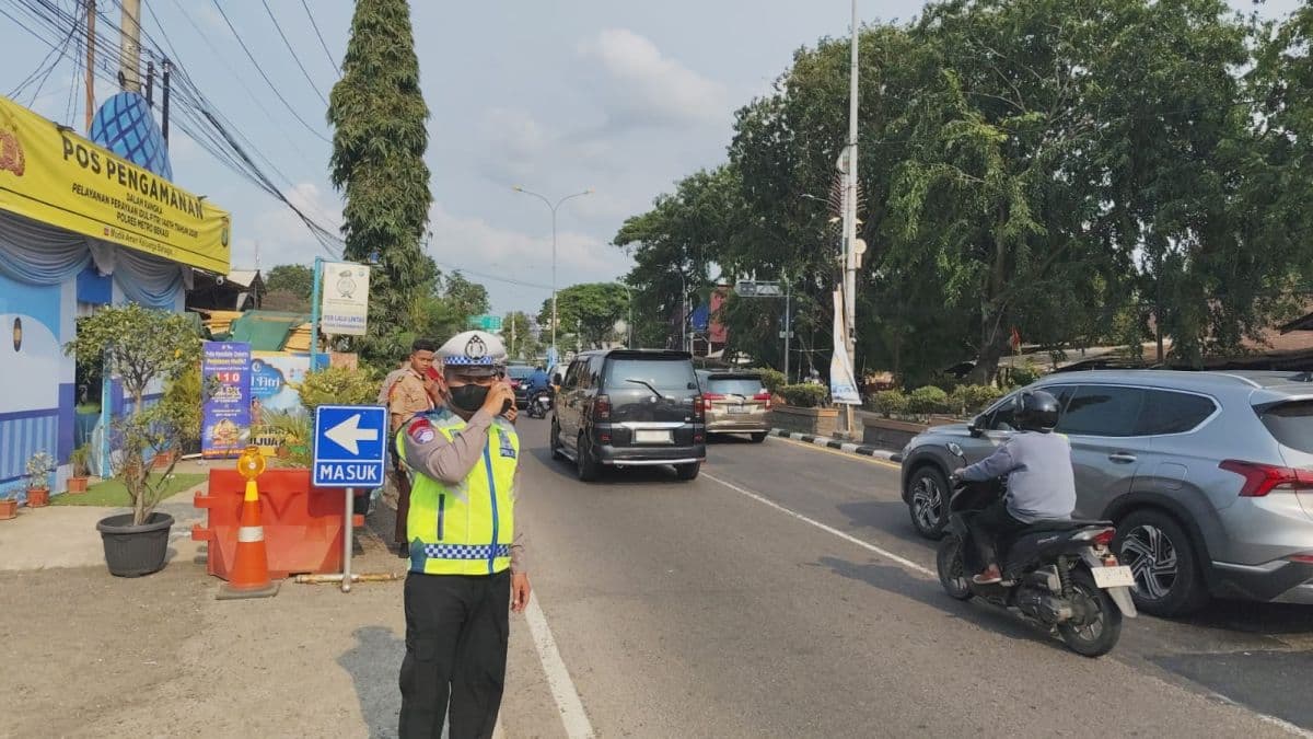 Jalur Arteri Cikarang&ndash;Karawang Padat, Didominasi Pemudik Sepeda Motor