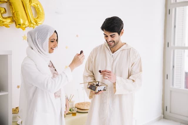 Tradisi Unik Perayaan Idul Fitri di 5 Negara, Makan Kebab hingga Bihun