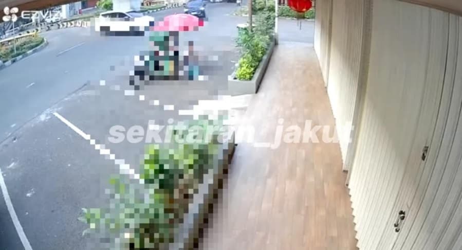 Viral Chery Tiggo Tabrak Pedagang Mie Ayam di Kelapa Gading, Gerobak Hancur dan Korban Luka Parah