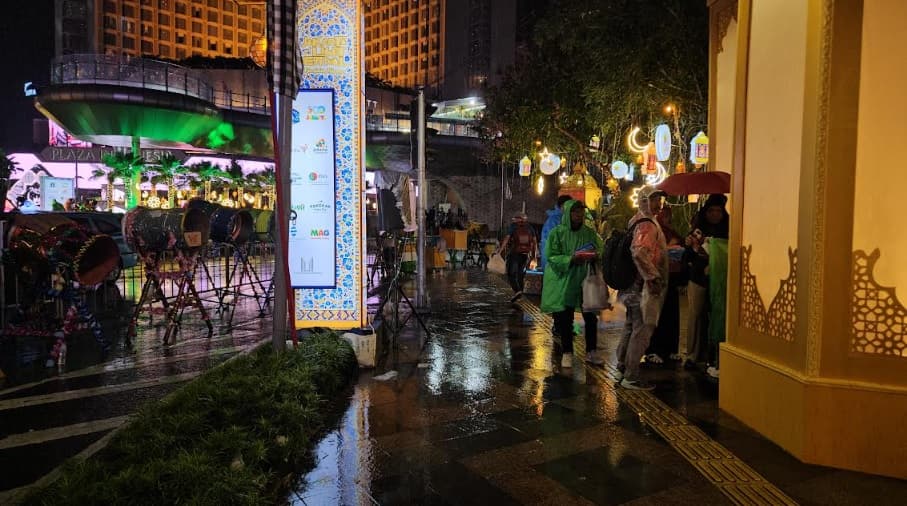 Malam Takbiran Diguyur Hujan Deras, Deretan Bedug di Bundaran HI Tak Jadi Ditabuh