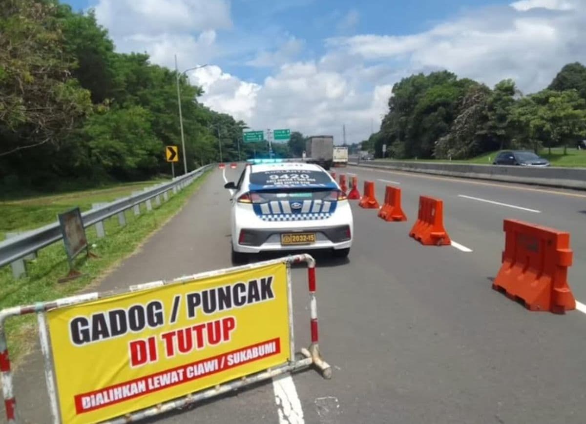 Jalur Puncak One Way Arah Jakarta, Simpang Gadog Ditutup Sementara!