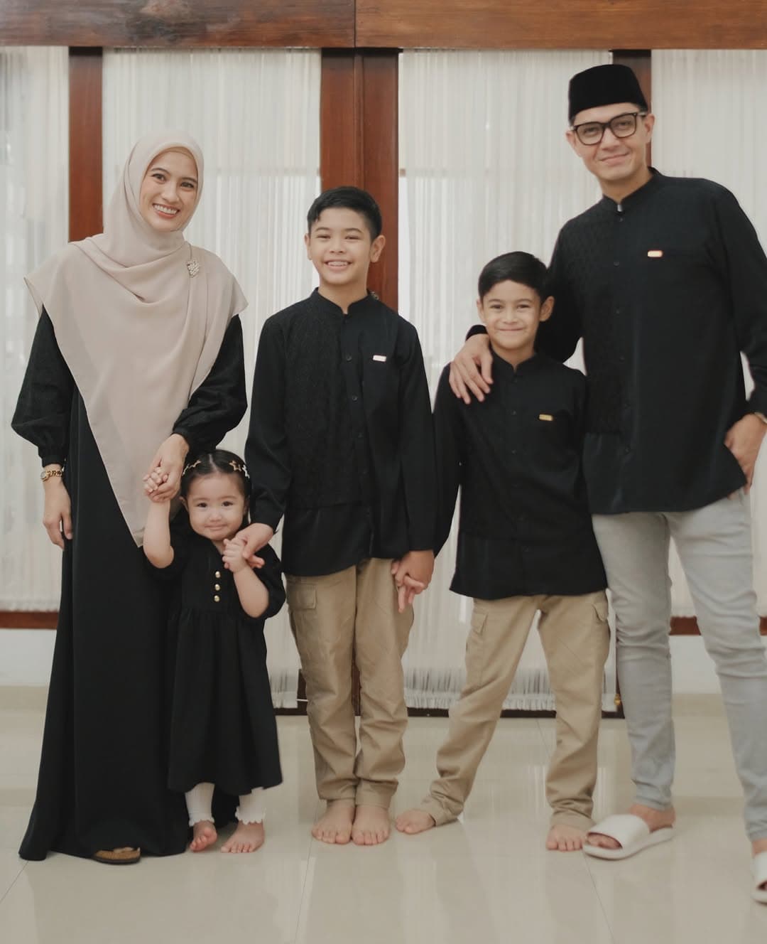 Bukan Opor, Ini Menu Wajib Dude Harlino Saat Lebaran