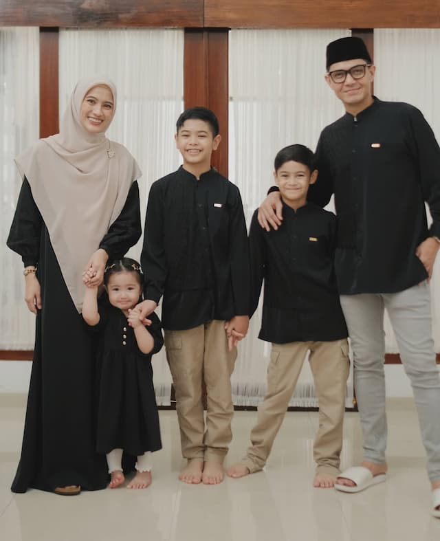 Bukan Opor, Ini Menu Wajib Dude Harlino Saat Lebaran