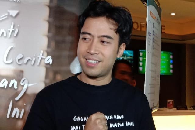 Banjir Peziarah, Penjaga Makam Vidi Aldiano Rutin Angkut Dua Karung Bunga Tiap Sore