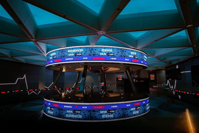 IHSG Sesi I Masih Tertekan, Turun ke 7.101