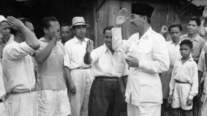 Bung Karno Menyamar sebagai Orang Biasa di Pasar Senen hingga Menyatu dengan Rakyat Jelata