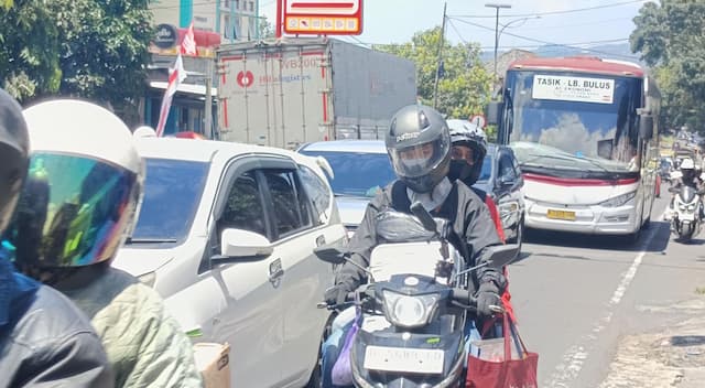 Arus Keluar-Masuk Tasikmalaya via Lingkar Gentong Macet, Polisi Rekayasa Lalin