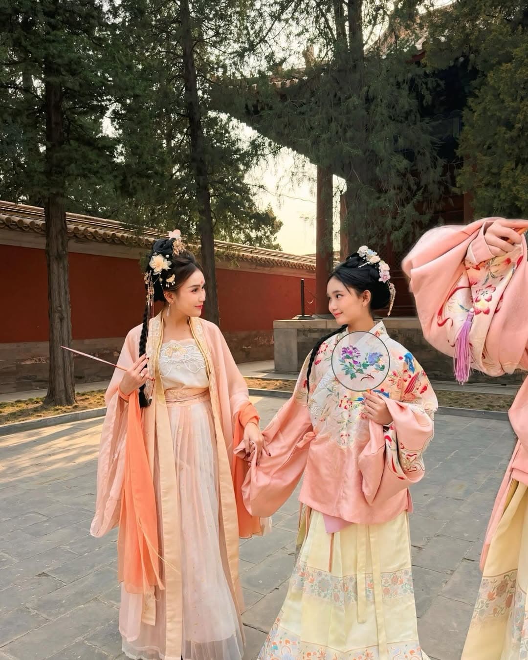 Ayu Tingting dan Bilqis, Hanfu Make-Up Core di Negeri Para CEO