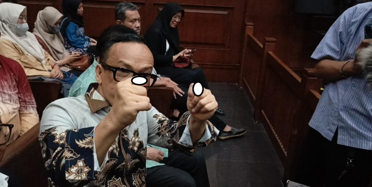 Parah! Noel Sindir Pimpinan KPK, Acungkan 'Dua Jempol Kejepit'
