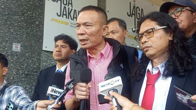 Rismon Revisi Penelitian Ijazah Jokowi, Siapkan Buku 700 Halaman