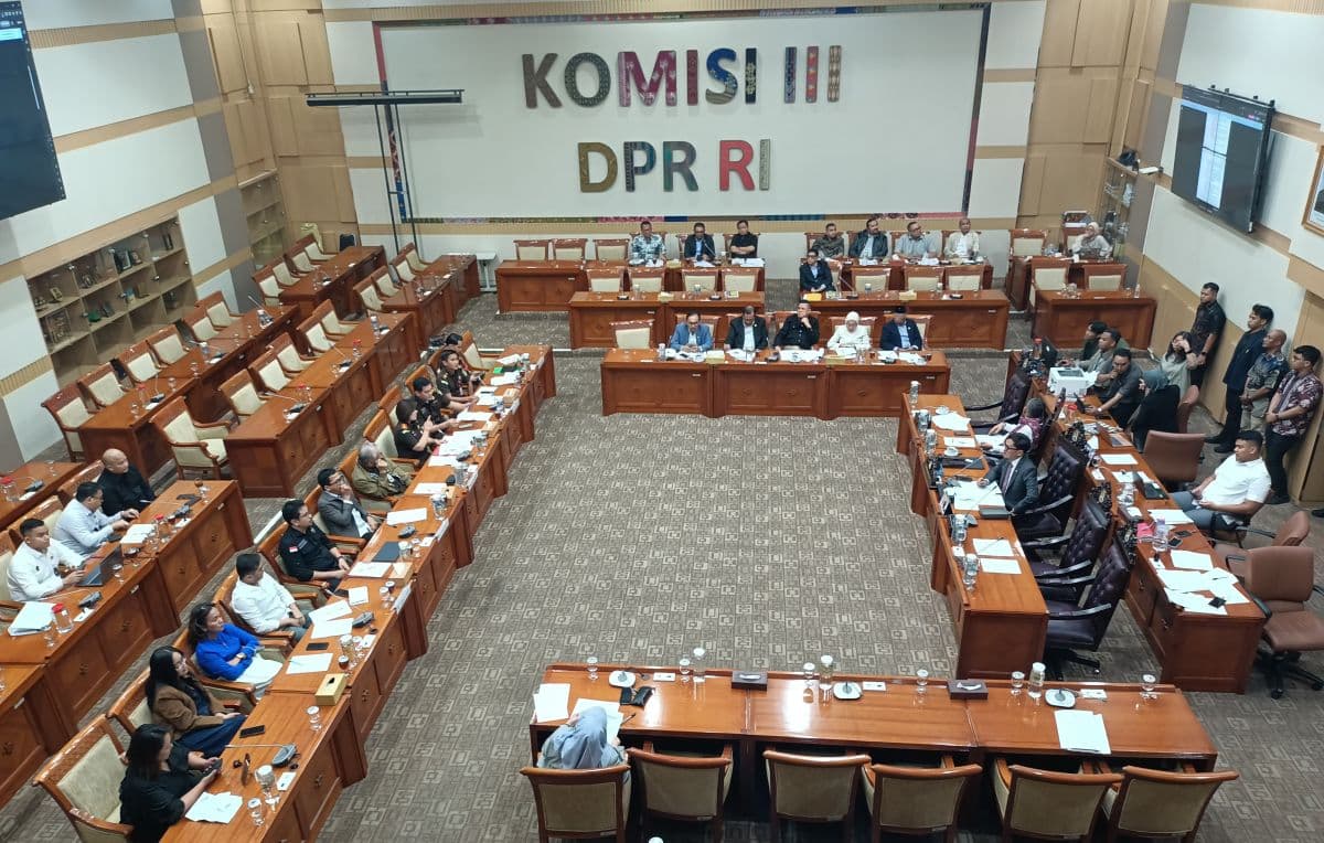 Komisi III DPR &ldquo;Cecar&rdquo; Kejari Karo Soal Penahanan Amsal Christy