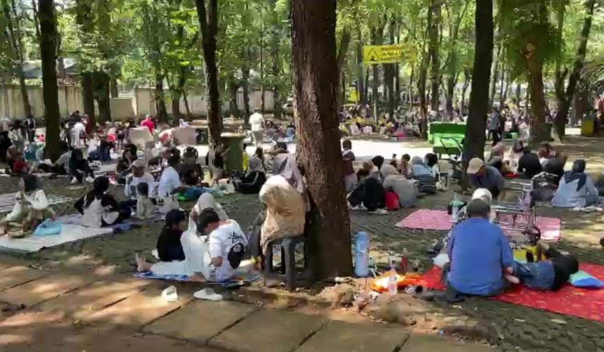 Libur Long Weekend Paskah, Ragunan Dipadati Pengunjung