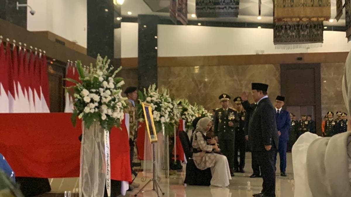 Prabowo Beri Penghormatan untuk 3 Prajurit TNI yang Gugur di Lebanon