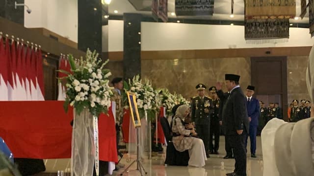 Prabowo Beri Penghormatan untuk 3 Prajurit TNI yang Gugur di Lebanon