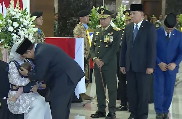 Momen Haru Prabowo Sampaikan Belasungkawa kepada Keluarga Tiga Prajurit Gugur di Lebanon