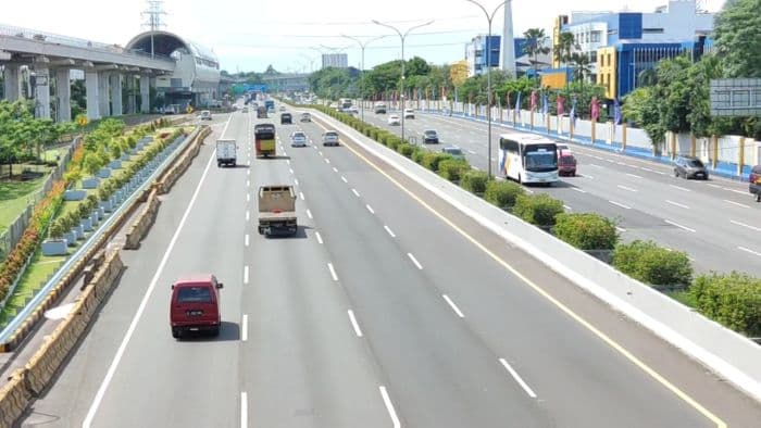 Weekend, Lalu Lintas Tol Jagorawi Arah Puncak Bogor Normal Dua Arah