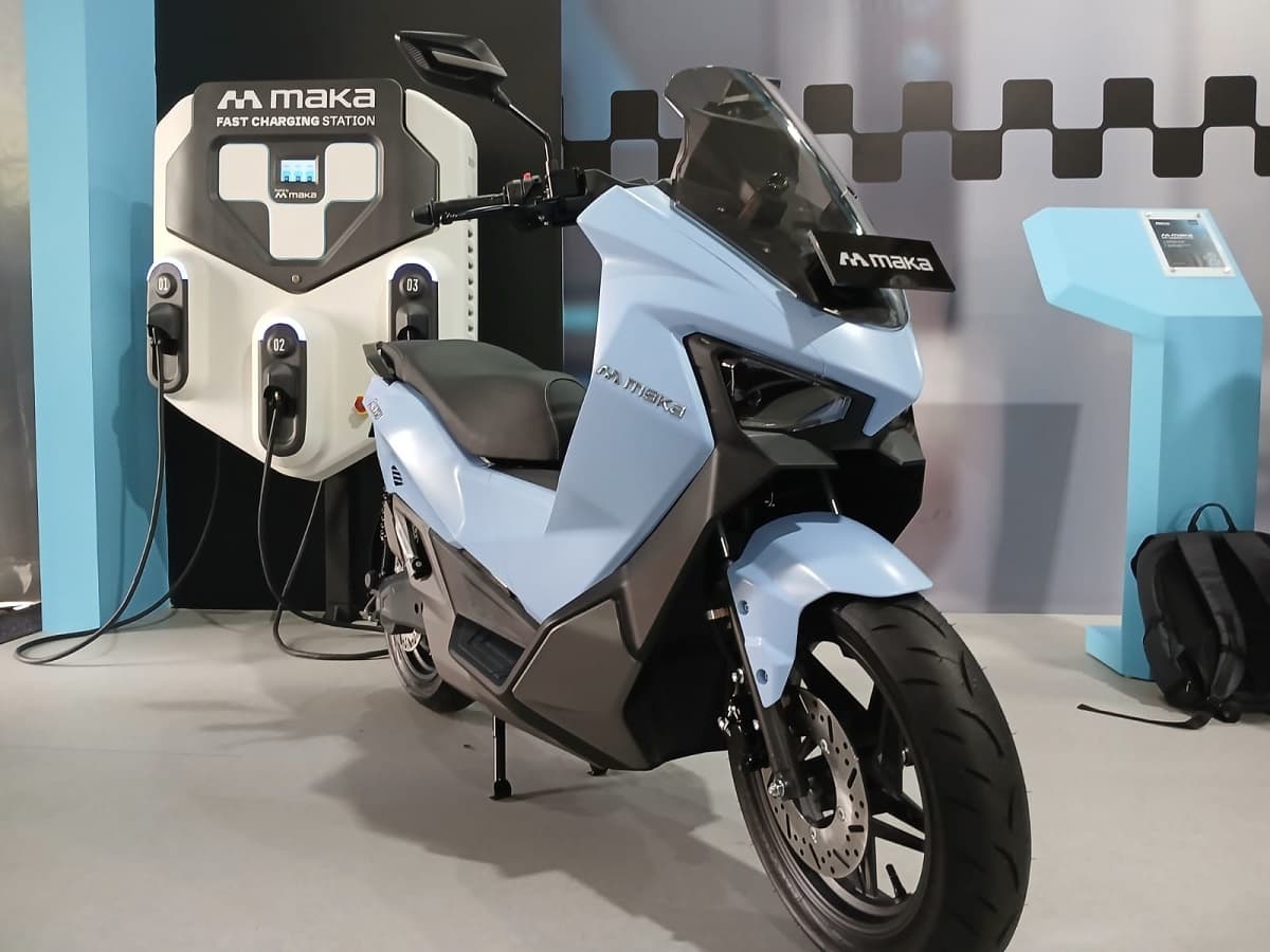 3 Motor Listrik Fast Charging, Isi Daya Cuma 20 Menit