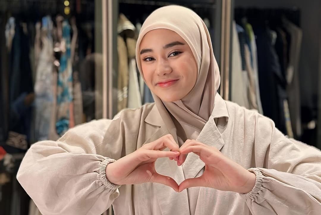 Clara Shinta Pilih Rujuk Usai Bongkar Video Mesum Suami Clara Shinta Pilih Rujuk Usai Bongkar Video Mesum Suami