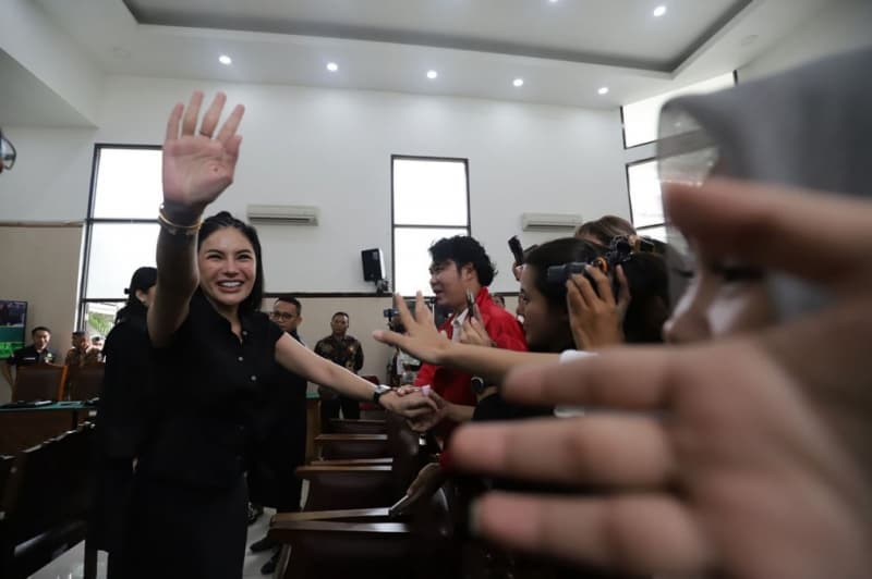 Diperiksa Polisi, Nikita Mirzani Dicecar 20 Pertanyaan soal Produk Reza Gladys