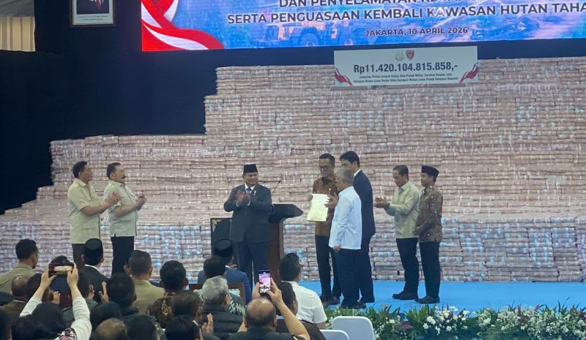 Satgas PKH Serahkan Rp11,4 Triliun ke Negara Disaksikan Prabowo Satgas PKH Serahkan Rp11,4 Triliun ke Negara Disaksikan Prabowo