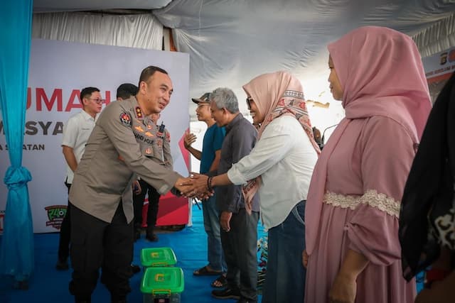 Jelang Hari Bhayangkara, Kapolda Sumsel Bedah Puluhan Rumah Tidak Layak Huni