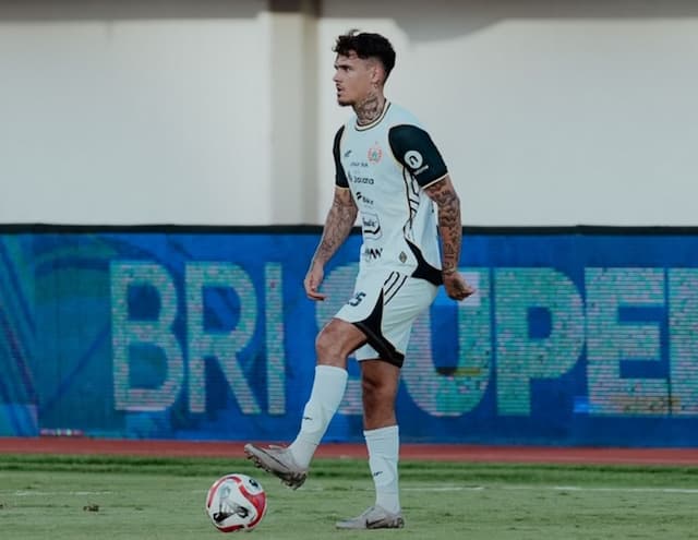 Shayne Pattynama Dikritik Tidak Bisa Main, Pelatih Persija Jakarta Pasang Badan!