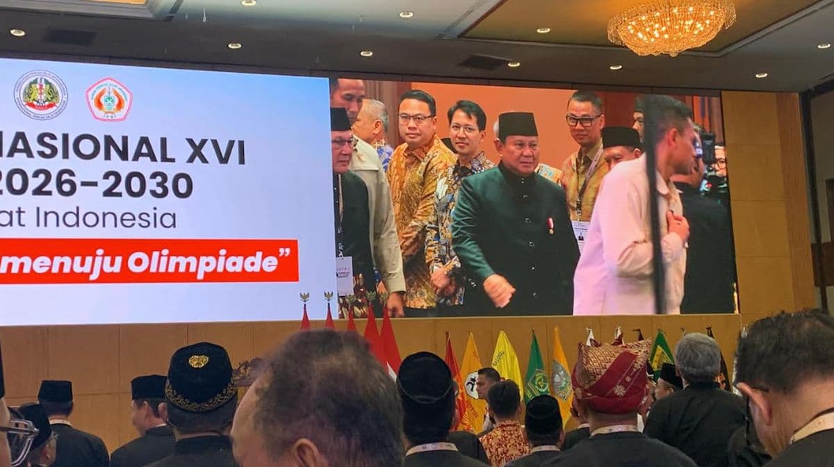 Prabowo Kenakan Beskap Hadiri Munas Ikatan Pencak Silat di JCC