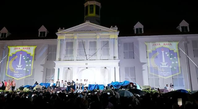 Hujan Tak Surutkan Antusias Warga Padati Halal Bihalal Jakarta di Kota Tua