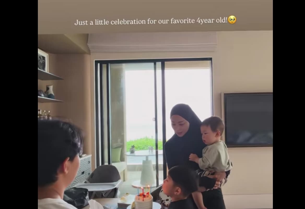 Momen Sederhana Nikita Willy Rayakan Ultah Anak Usai Mantap Berhijab