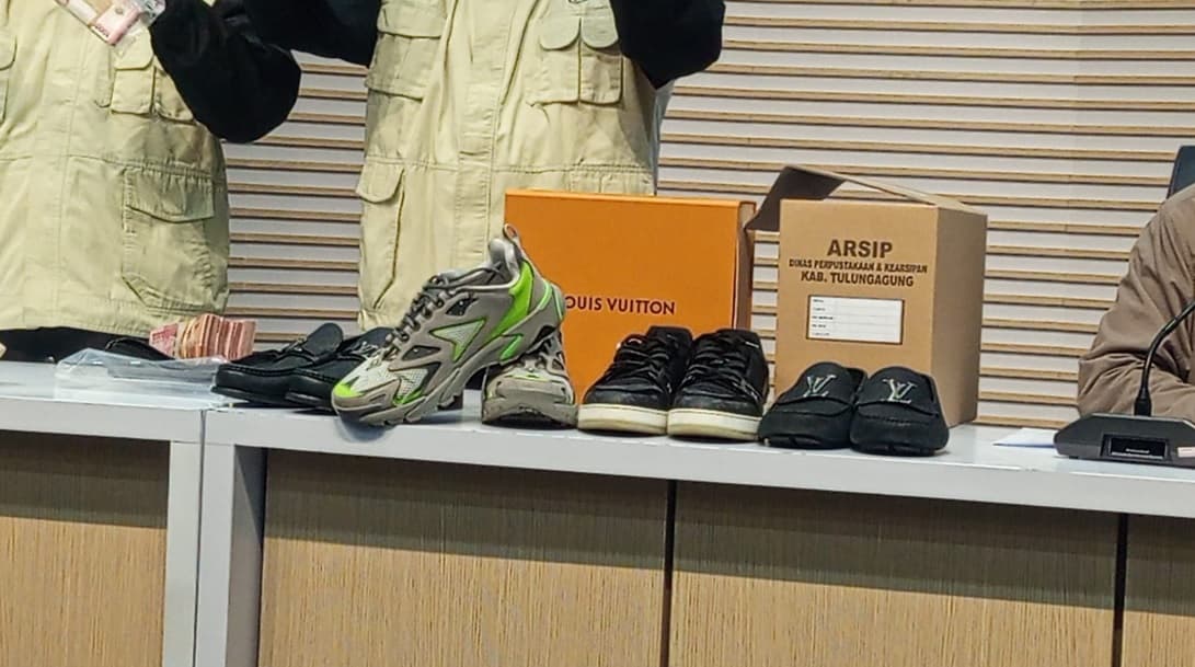 Duh! Uang Hasil Pemerasan Bupati Tulungagung untuk Beli Sepatu Mewah hingga THR ke Forkopimda