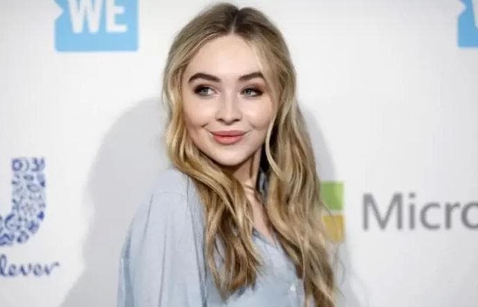Sabrina Carpenter Beri Klarifikasi Usai Dituding Rasis ke Budaya Arab di Panggung Coachella